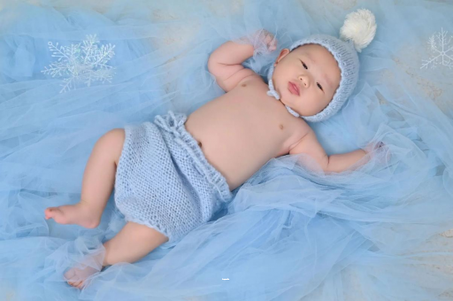 铁岭三个月宝宝挠耳朵